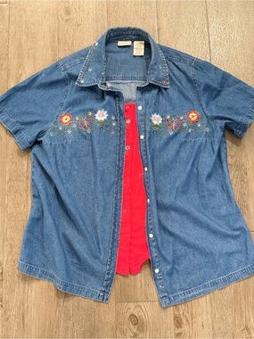 White Stag Denim Button-Up Shirt in Light Blue Built in Red Vest Cardigan